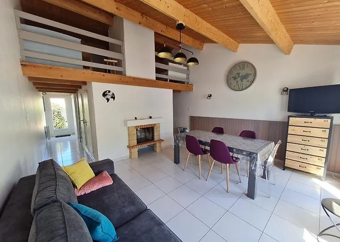 Les Maraichines Piscine Collective *