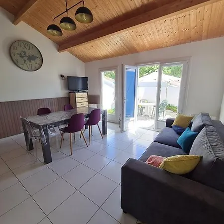 Les Maraichines Piscine Collective * Saint-Jean-de-Monts